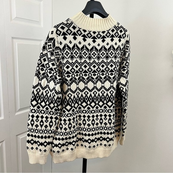 Old Navy Winter Turtleneck Sweater Women’s - Off-white Black - LARGE - Picture 2 of 3
